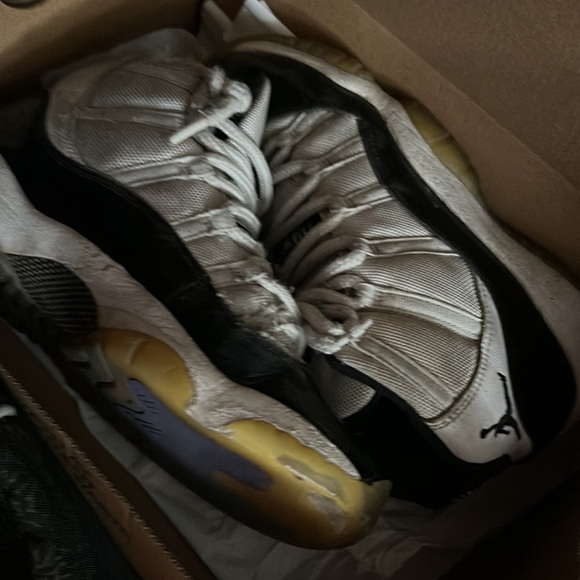 Air Jordan 11 Concords No Box Used - Picture 3 of 3